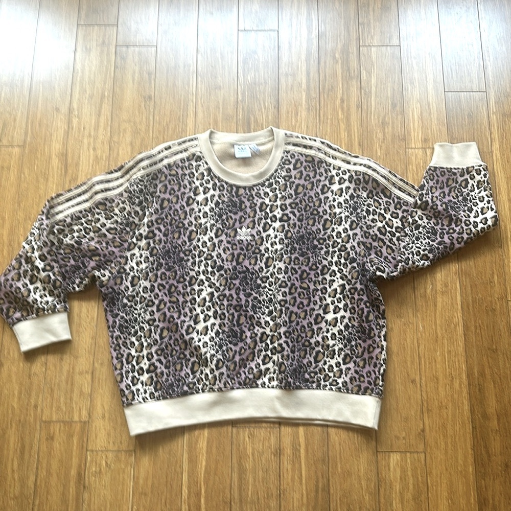 Adidas Leopard 3 Stripe Pullover Sweatshirt like new condition